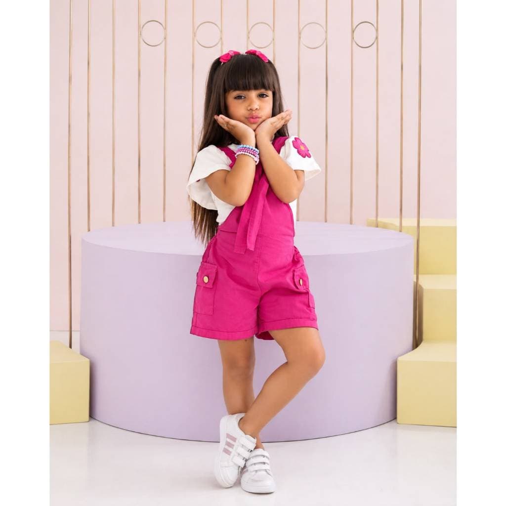 Jardineira Conjunto Menina Infantil Jeans Color Rosa Pink Short C/Blusa Flor Bordada Luxo Fashion Moda Blogueirinha