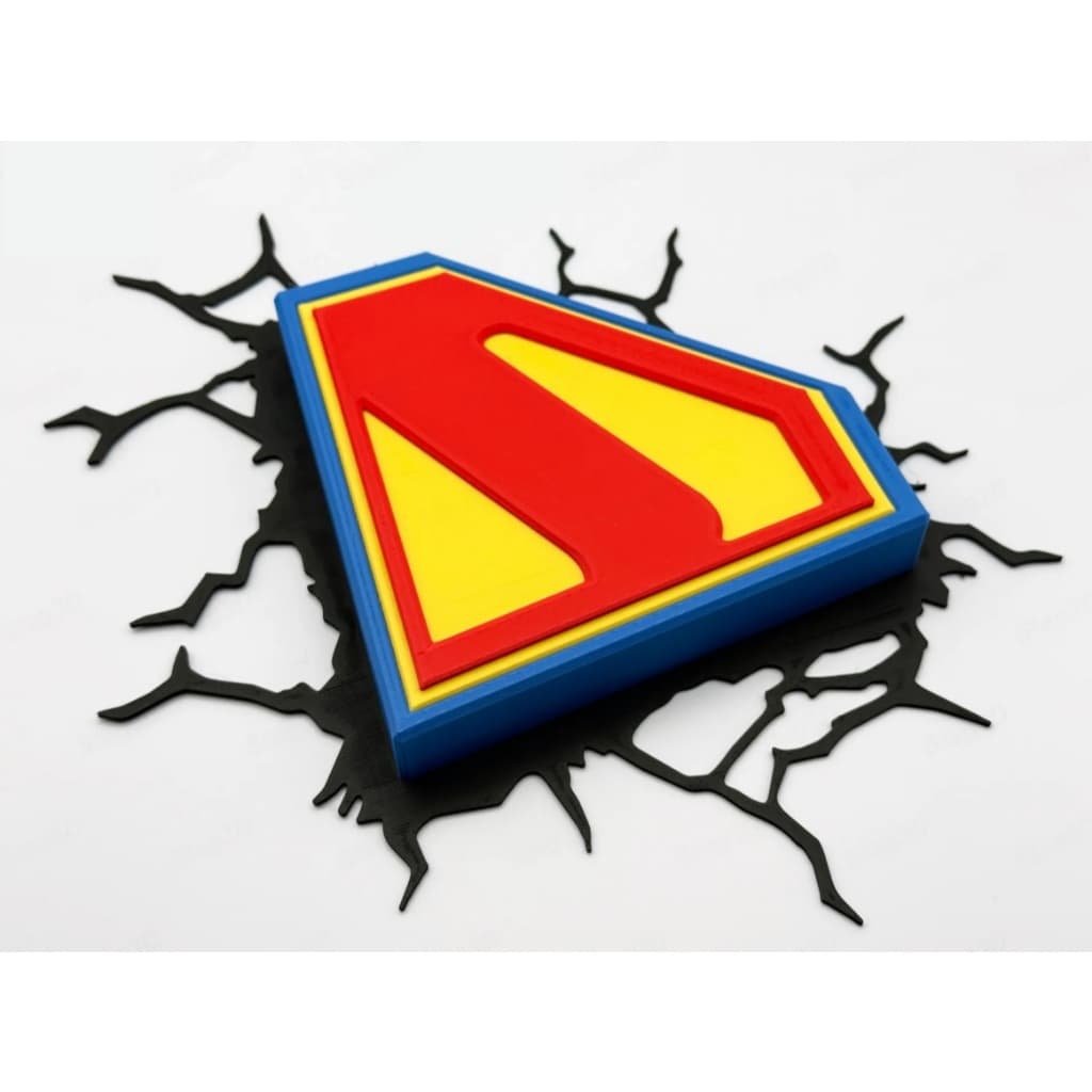 Escudo Superman Efeito Parede Quebrada Decoração Geek Quarto Sala