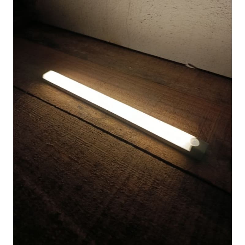 Luminária Barra Slim Led USB-C 3000k branca quente 30cm com sensor de movimento