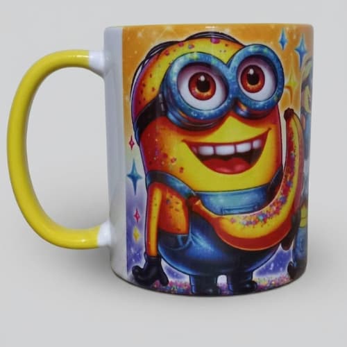 Caneca de cerâmica amarela  Minions 325ml - Presente geek