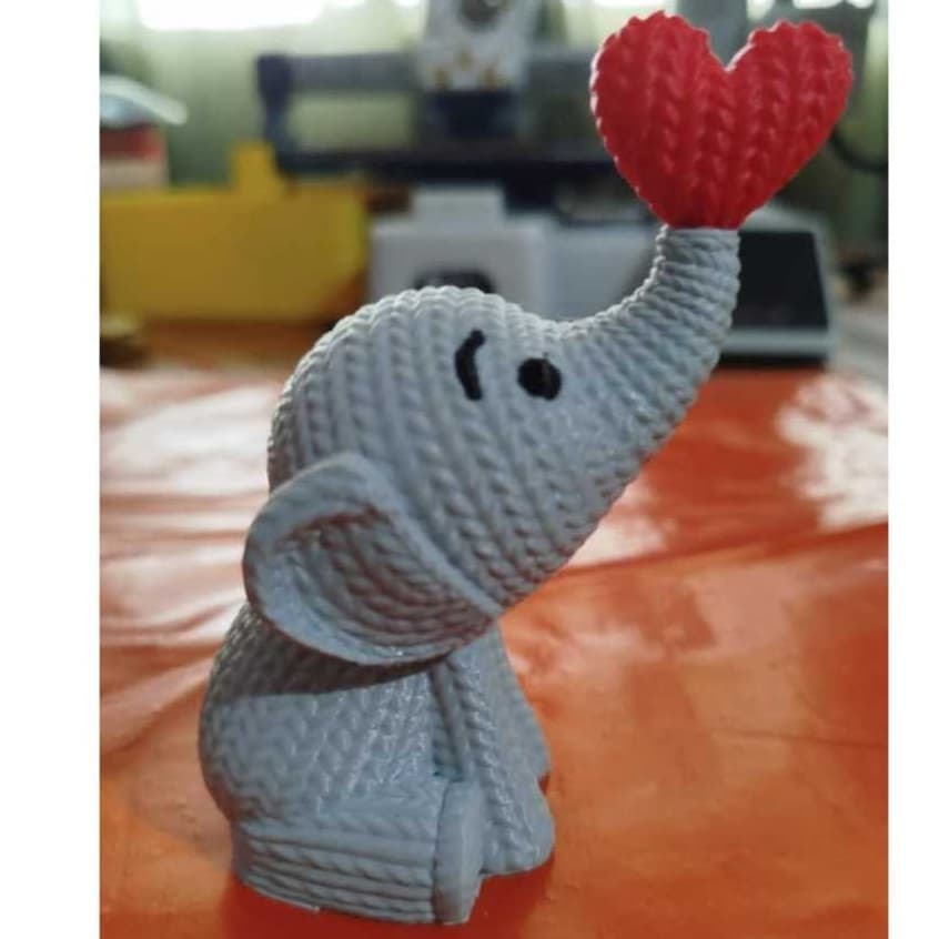 🐘 Elefante de Tricô Fofo em Impressão 3D ( PEQUENO  9CM DE ALTURA )