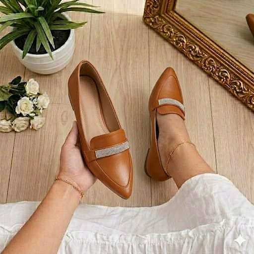 Sapatilha Feminina Confortável Luxo Mocassim Sapato Feminino Bico Fino Caramelo Strass