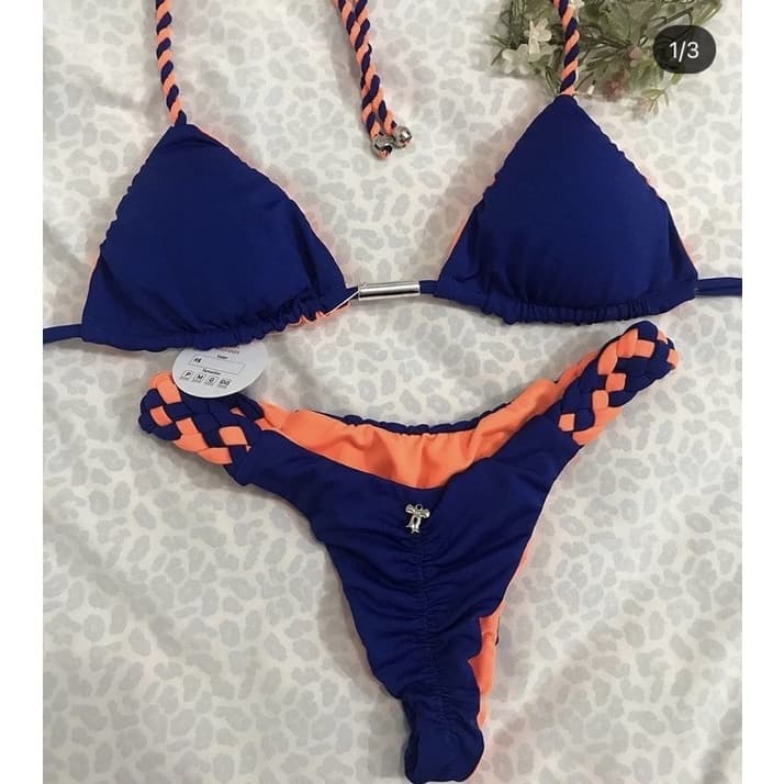 Biquíni dupla face laranja neon com azul royal, cortininha e calcinha trança empina bumbum