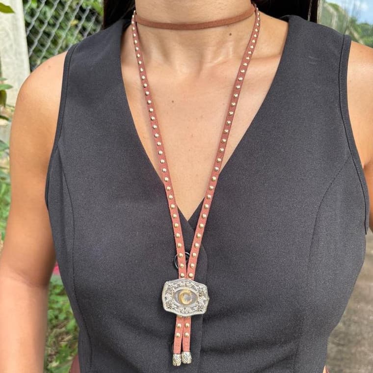 Colar gravatinha country bolinhas personalizada com letra e choker lisa country