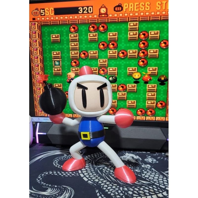 Boneco Bomberman 3D Decoração Gamer Geek 20cm e 30cm Colecionável Presente Criativo preto e branco jogo