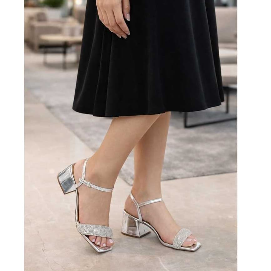 Sandalia Feminina Sophia Shoes Salto Baixo 5,5cm Tira Bananinha Strass Conforto Elegante Tendência
