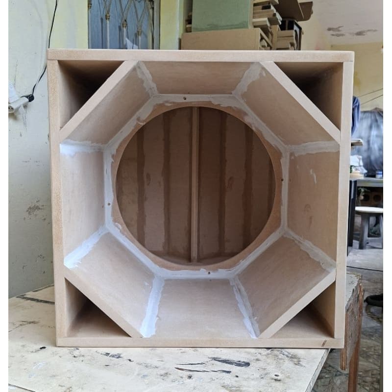 Caixa invertida para Triton AK 6.0 18", 78cm, mdf 18mm