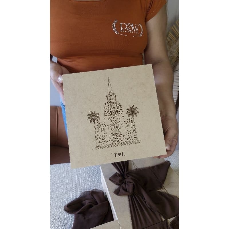 Caixa mdf personalizado com laço e palha ideal para kits padrinhos