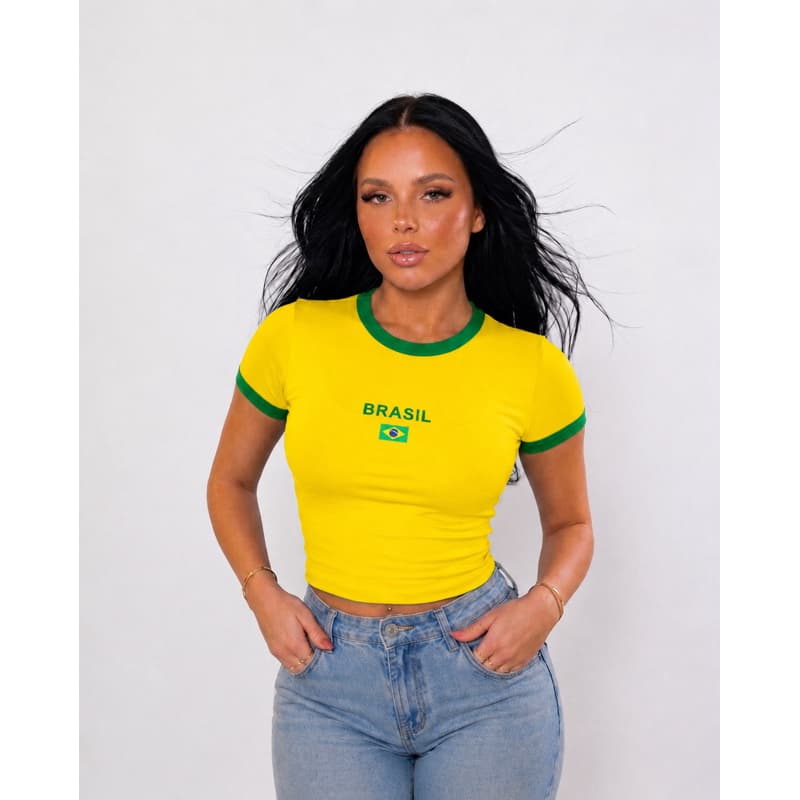 Baby tee Brasil Core com letras verdes copa do mundo