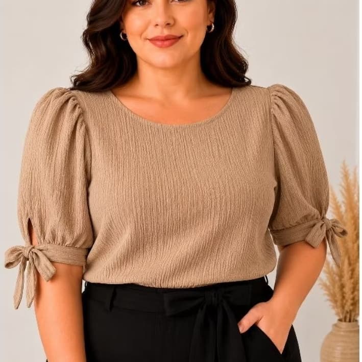 BLUSA PLUS ZESI COM AMARRAÇÃO LINDA E VERSATIL DE TECIDO DUNA CANELADO