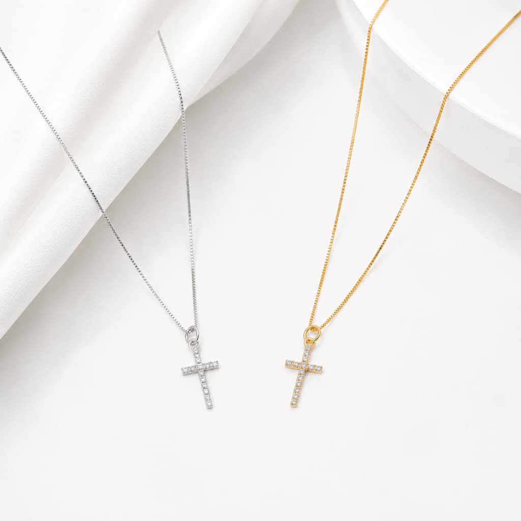Colar Cruz Cravejada com Zircônias Religioso | Banho Ouro 18K ou Prata 925 | Hipoalergênico | Semijoia Premium Feminina