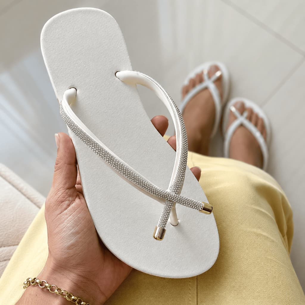 Chinelo Feminino Safira Rasteirinha Tira com Strass Pedraria Confortável 4 Cores