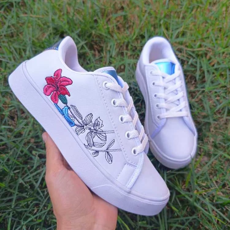 Tênis Feminino Casual Floral Branco Sapatênis Branco Confortável Lançamento