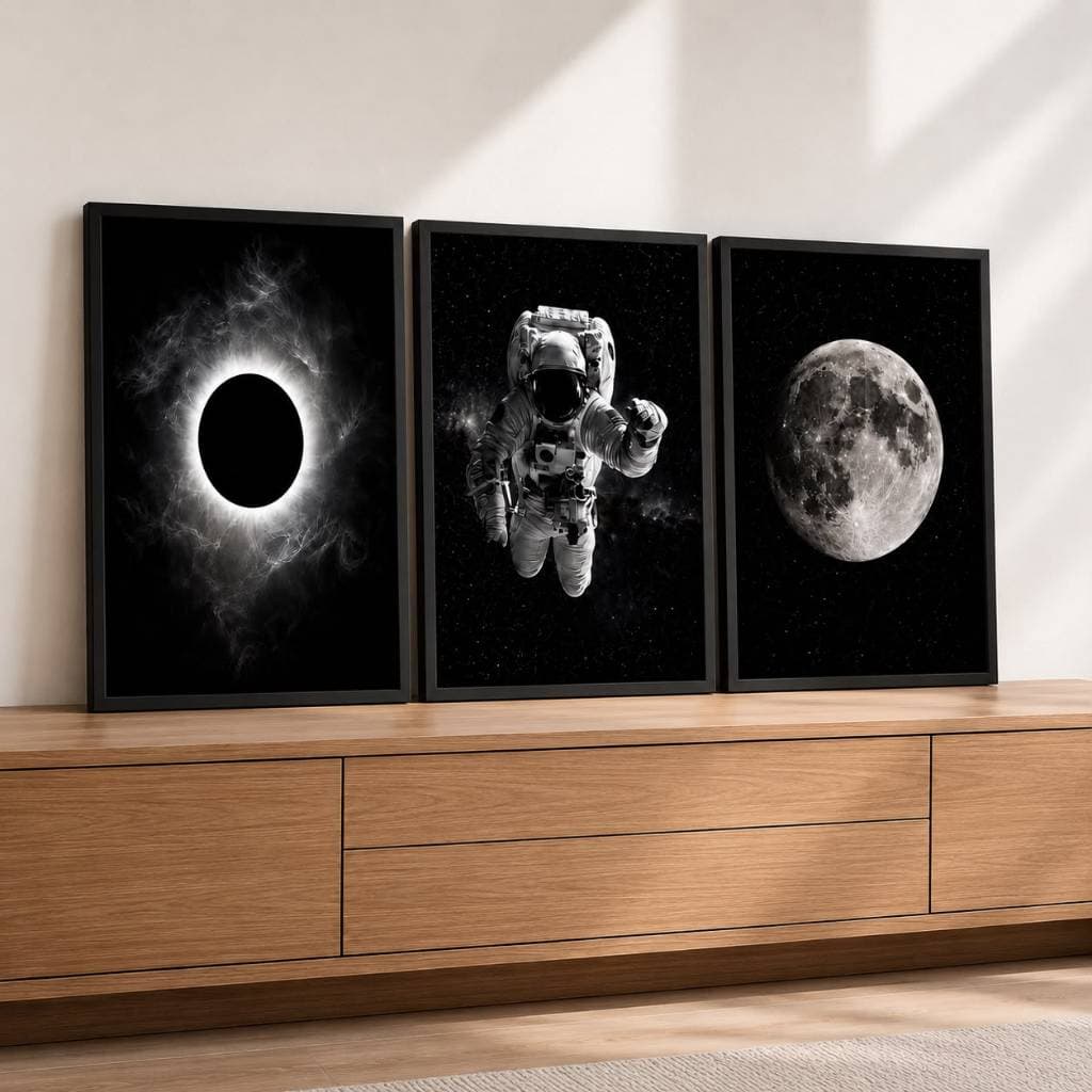 Kit 3 Quadros Decorativos Astronauta Eclipse Lua Moldura Premium com Vidro Sala Quarto Escritório