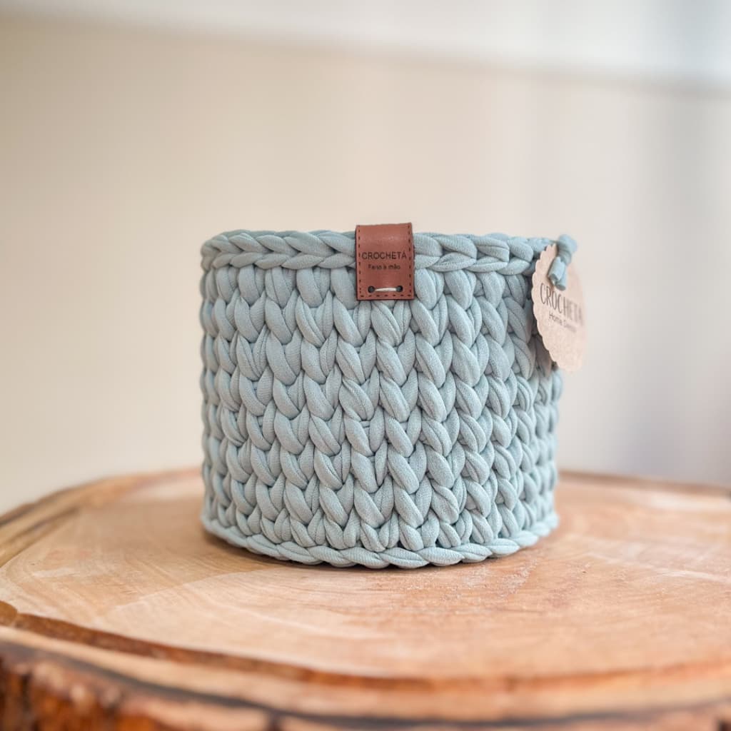 Cesto Organizador Multiuso Crochê Cachepô Feito à Mão Fio de Malha Premium e Base Acrílica 15x12cm