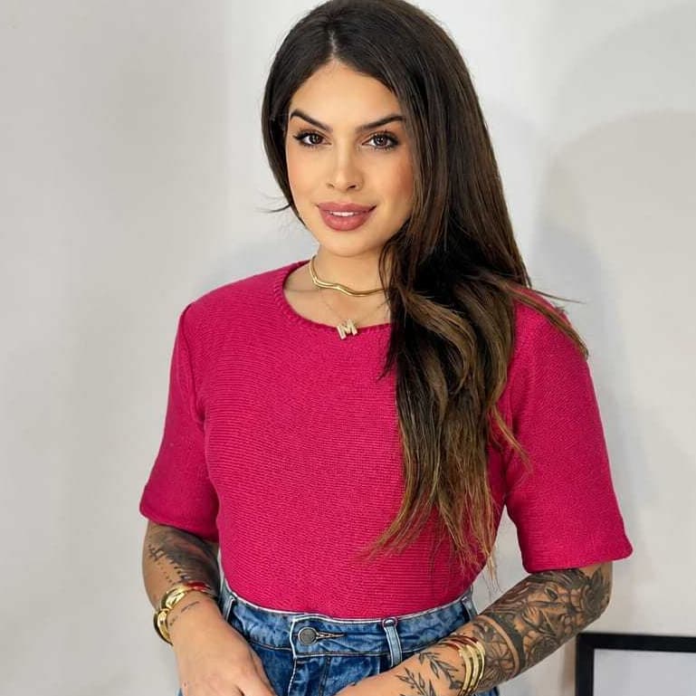 Blusa de Elastano Manga Curta Bordada