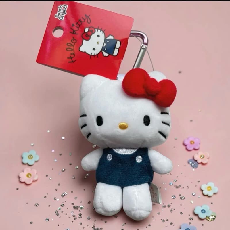 Chaveiro Hello Kitty Pelúcia Original Sanrio Laço Vermelho Mosquetão Bolsa