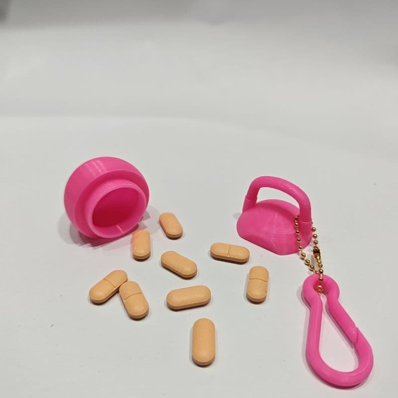 Chaveiro + mosquetão Mini Kettlebell Porta Suplemento rosqueável Creatina Whey Academia Porta creatina