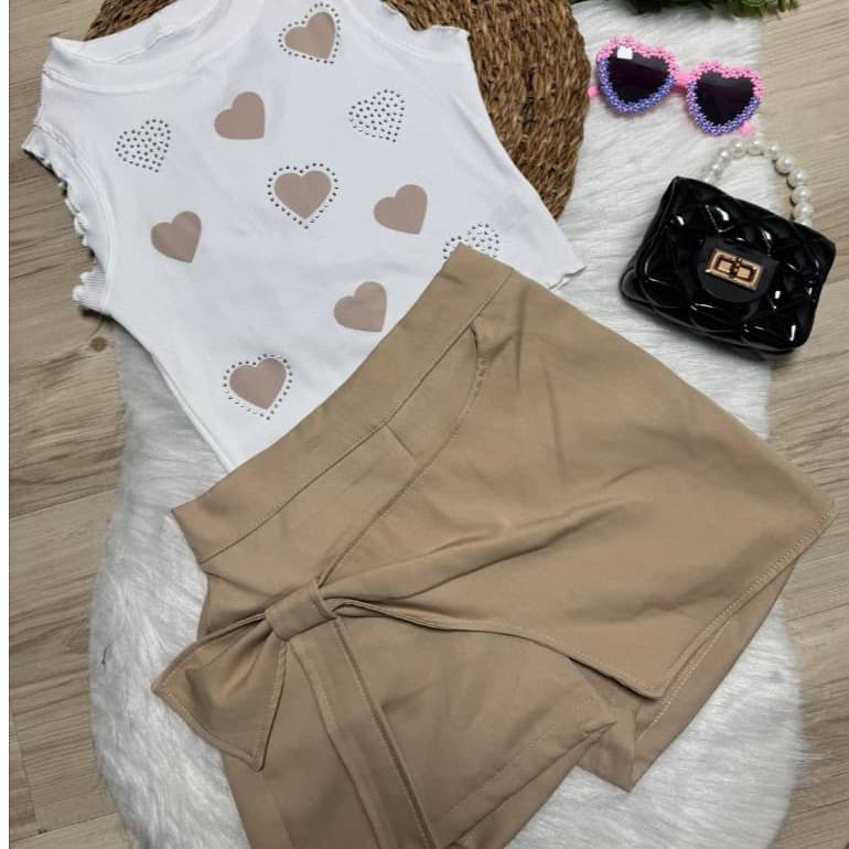 Conjunto Shorts Saia Alfaiataria com Blusa Coração 04 ao 10 Meninas Verão