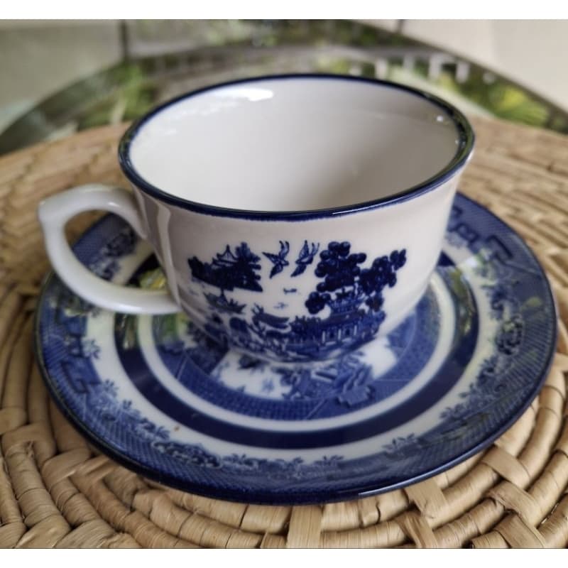 Xícara de chá com pires porcelana oxford