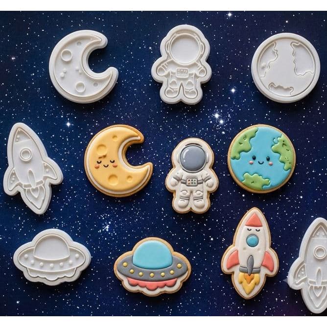Kit 5 Cortadores e Carimbo para Biscoito Bolacha Pasta Astronauta Espaço 5cm Com Puxador