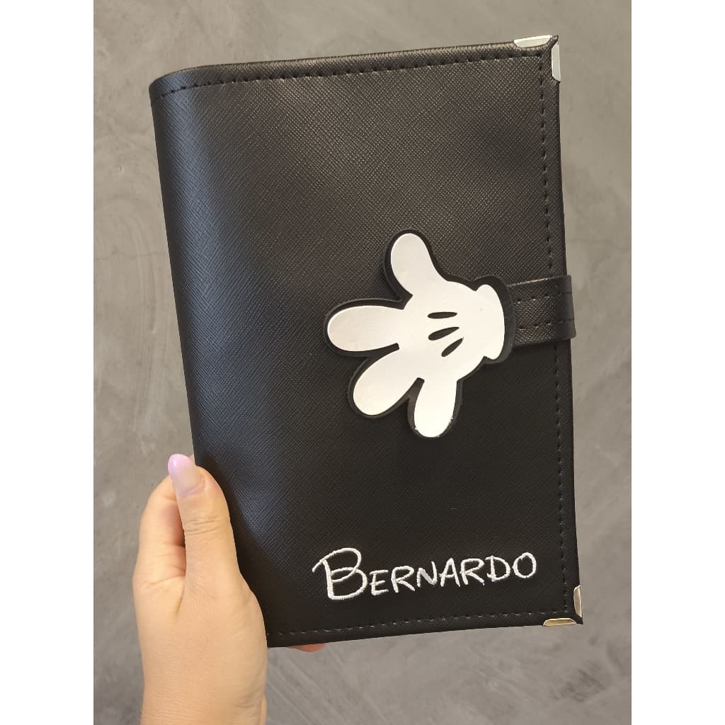 Capa Caderneta Vacinação Bebê Personalizada com nome  (mickey, minnie, disney) com fechamento em botão