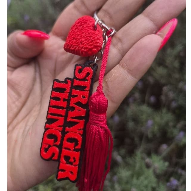 Chaveiro Stranger Things com coração/eu amo stranger things/max/onze/wiil/Justin/Demogorgon/Envio rápido