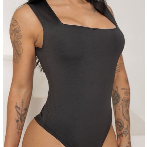 Body Feminino Decote Quadrado com Forro em Suplex Liso