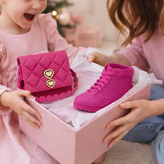 Conjunto Infantil Bota + Bolsinha Coração Feminino | Confortável e Impermeável | Promoção imperdível |Tam.26 a 33