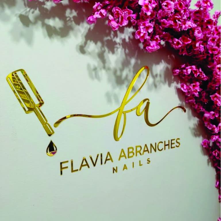 Logo em acrílico espelhado 2mm