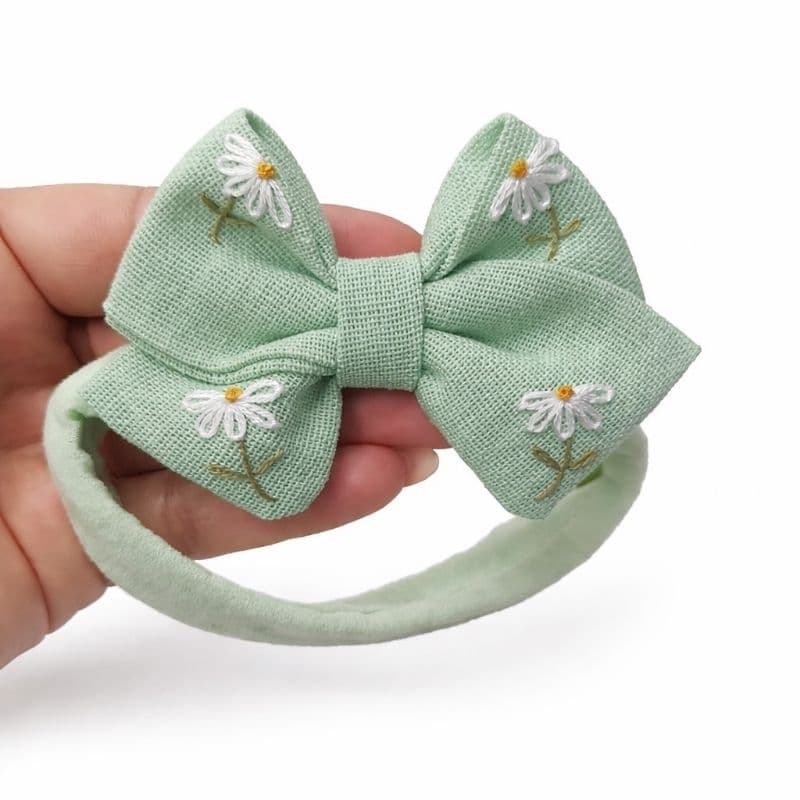 laço na faixa de meia de seda/ laço para bebês/ laço verde com bordado
