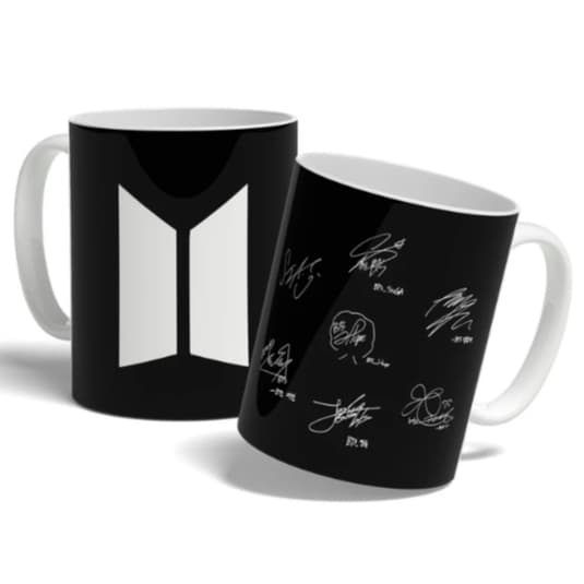 Caneca Grupo Kpop Bts Estampa com Logo E Asinaturas