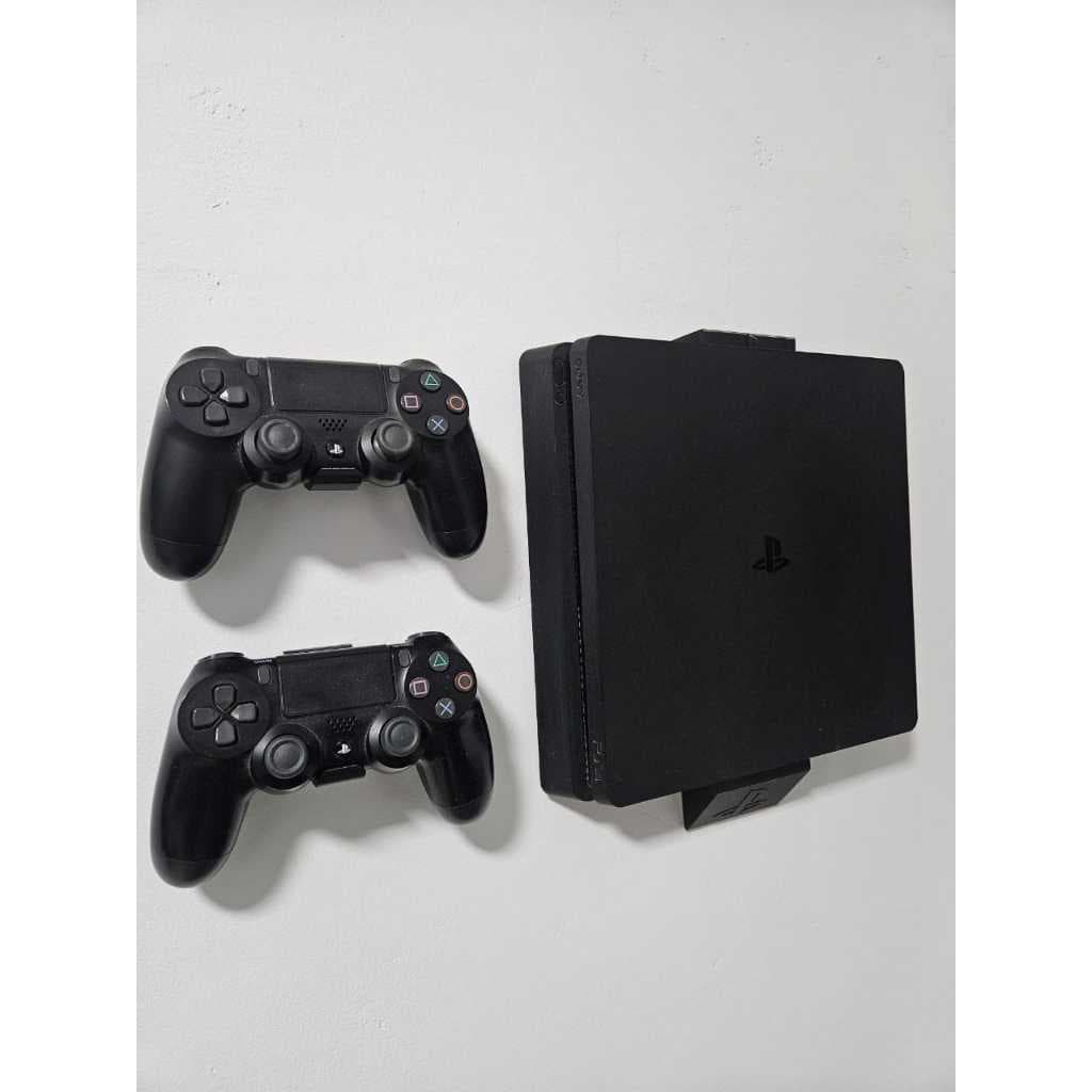 Suporte De Parede Para Ps4 Slim Ou Ps4 Fat + Suportes Para Dois Controles Novidade Playstation