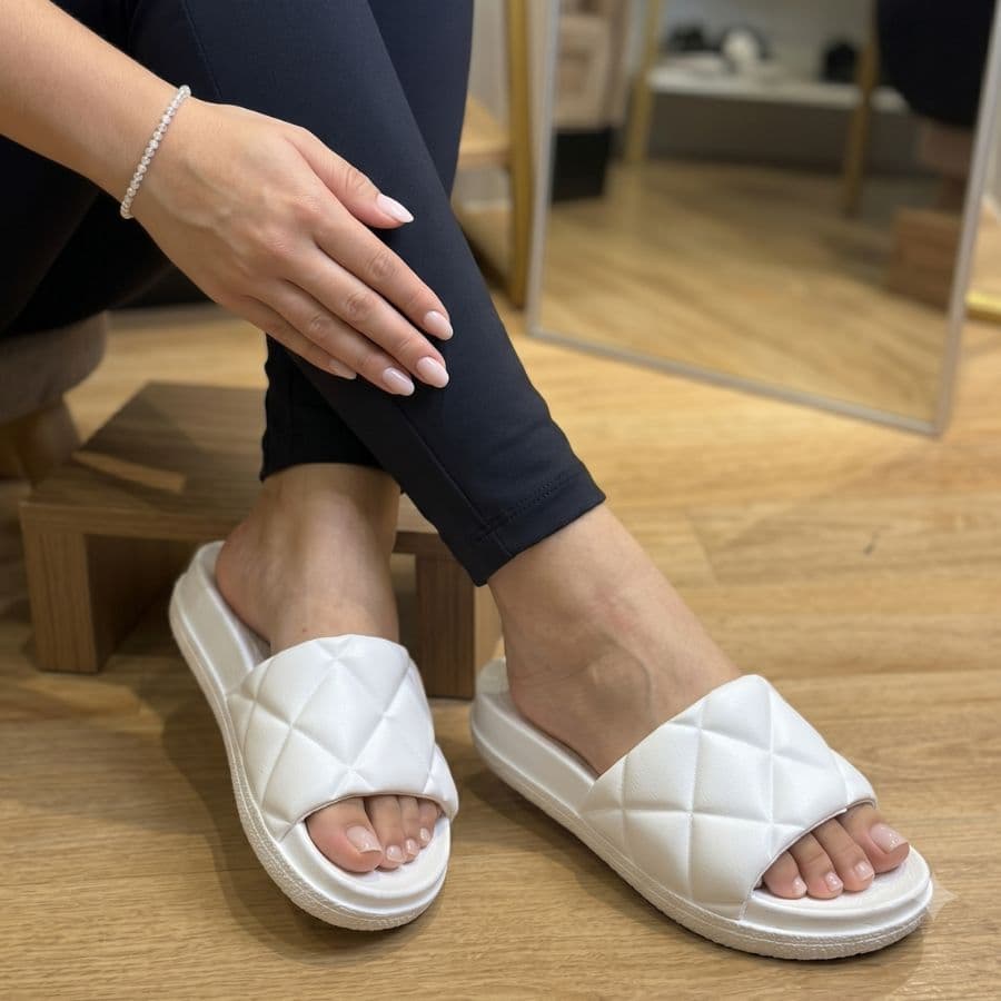 Chinelo Feminino Slide Acolchoado Matelassê Casual Conforto Premium