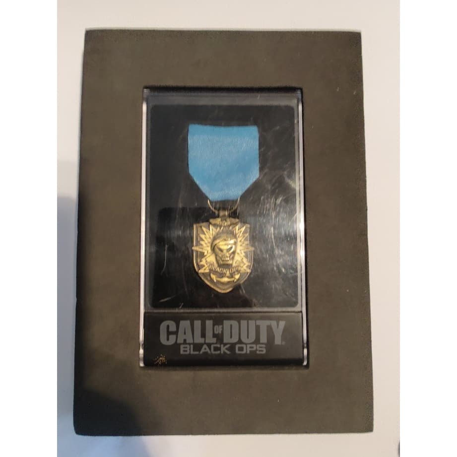 Medalha Colecionável Call of Duty Black Ops com Estojo Original – Item Gamer de Coleção