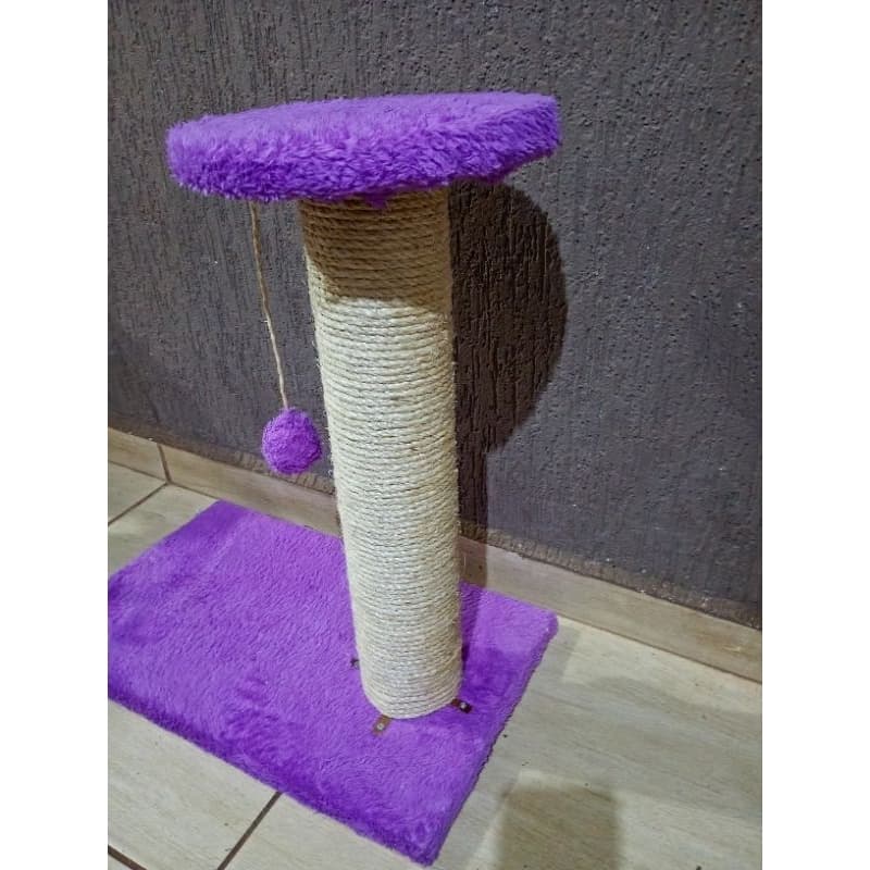 Arranhador para gato com poste estável e brinquedo