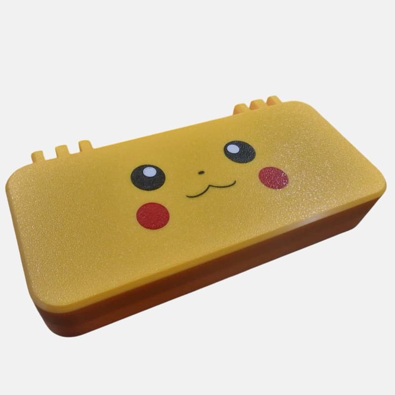 Estojo Pikachu Pokémon 3D com Tampa Articulada | Case Escolar Organizador Multiuso