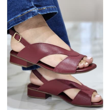 😎👡🚀 LANÇAMENTO - SANDÁLIA EM COURO LEGÍTIMO SALTO 2 CM COM PALMILHA ULTRACONFORTE COM FIVELA E ELÁSTICO NA TRASEIRA