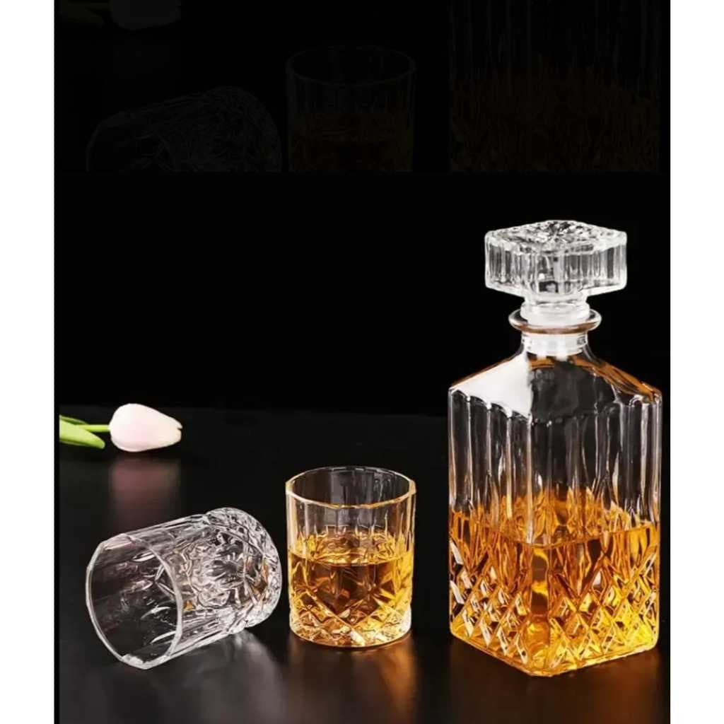 GARRAFA WHISKY + 2 COPOS WHISKY LICOREIRA