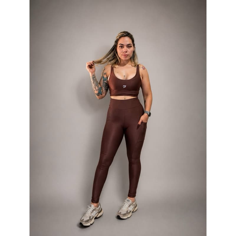 Conjunto Fitness Canelado Premium Marrom – Top com Bojo + Legging de Compressão com Bolsos | Tam. M
