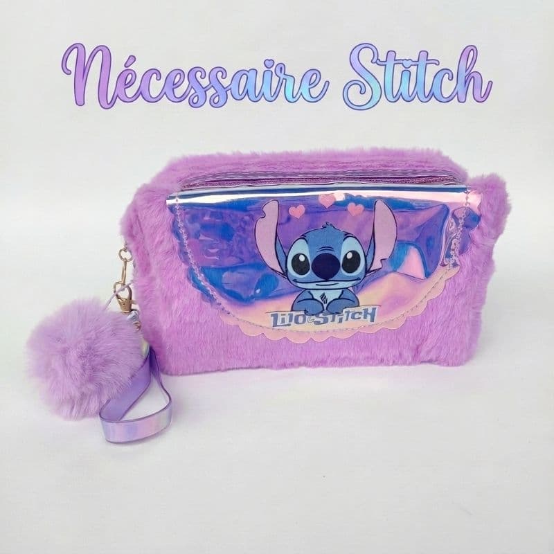 Necessaire de Pelúcia Stitch com Zíper e Pompom – Bolsa Multiuso Feminina