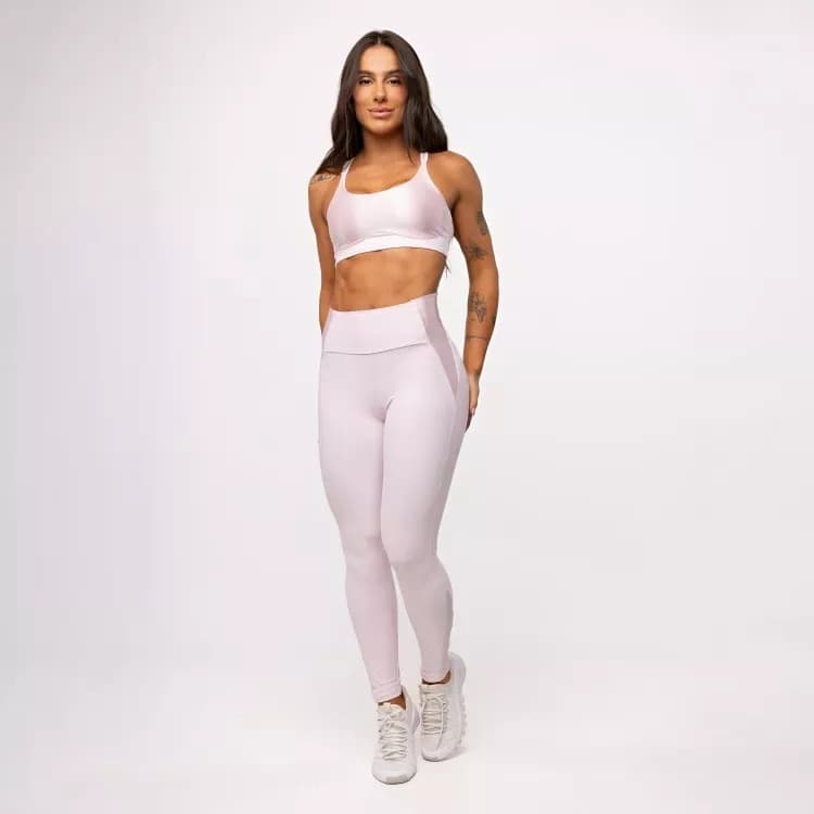 Conjunto Fitness Anatomic Shine – Top Straps e Legging Cintura Alta com Recortes Brilho