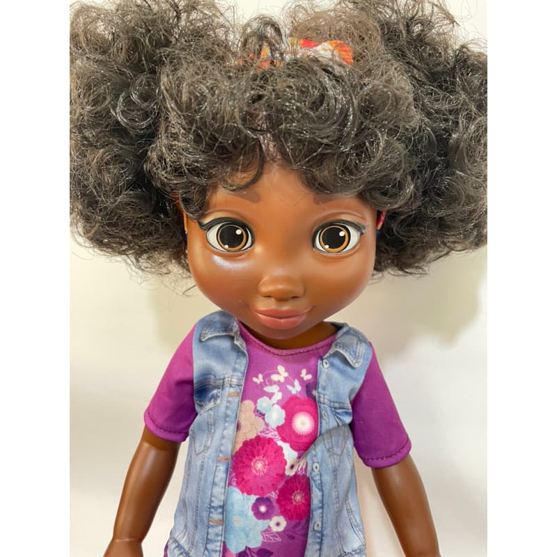 Boneca Negra Zuri 40cm Acompanha um lindo pente