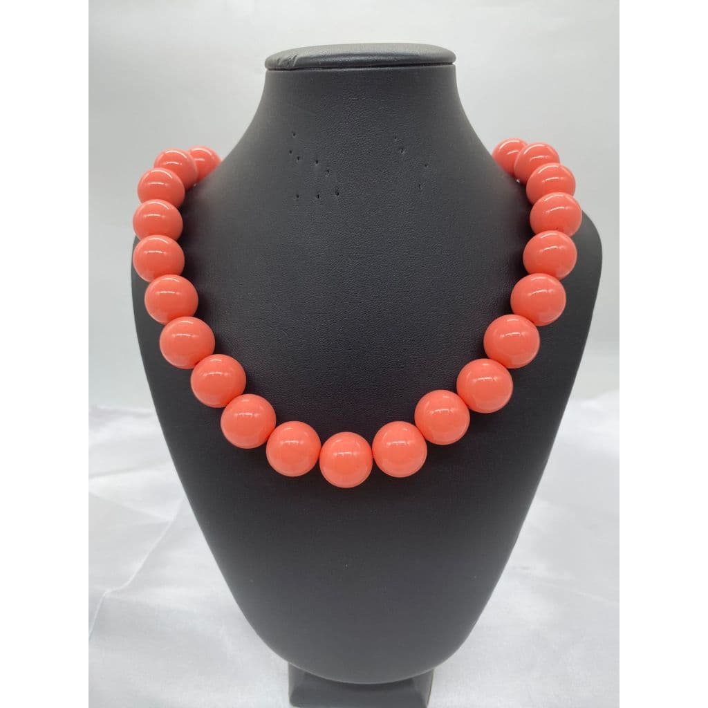 Colar de Bolas – Elegância que Nunca Sai de Moda