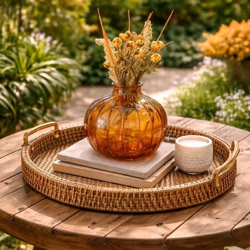 Vasinho Âmbar com Arranjo de 11 cm x 8 cm para Decoração Moderna e Elegante em Design Versátil