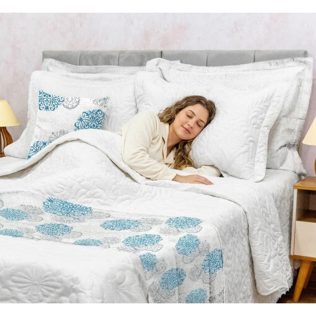 Kit Peseira Piquet King + 2 Capas de Almofada 3 Peças | Peseira Decorativa para Cama King Size | Enxoval Elegante