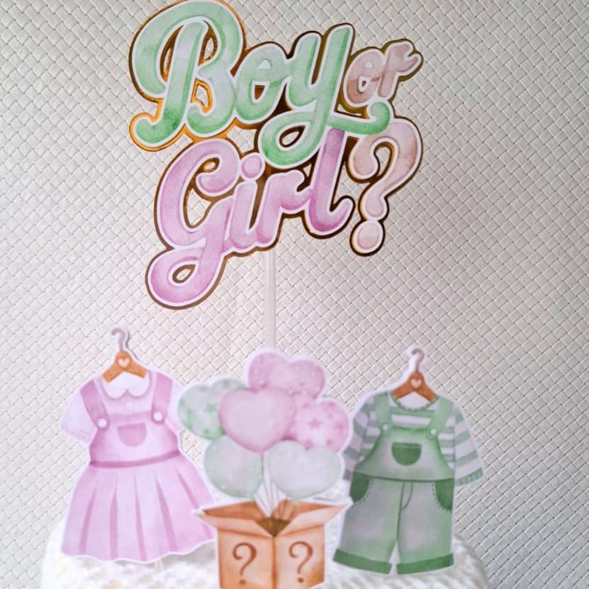 Topo/Topper de Bolo Chá Revelação Roupinhas – Menino ou Menina / Boy or Girl – Azul e Rosa ou Verde e Lilás