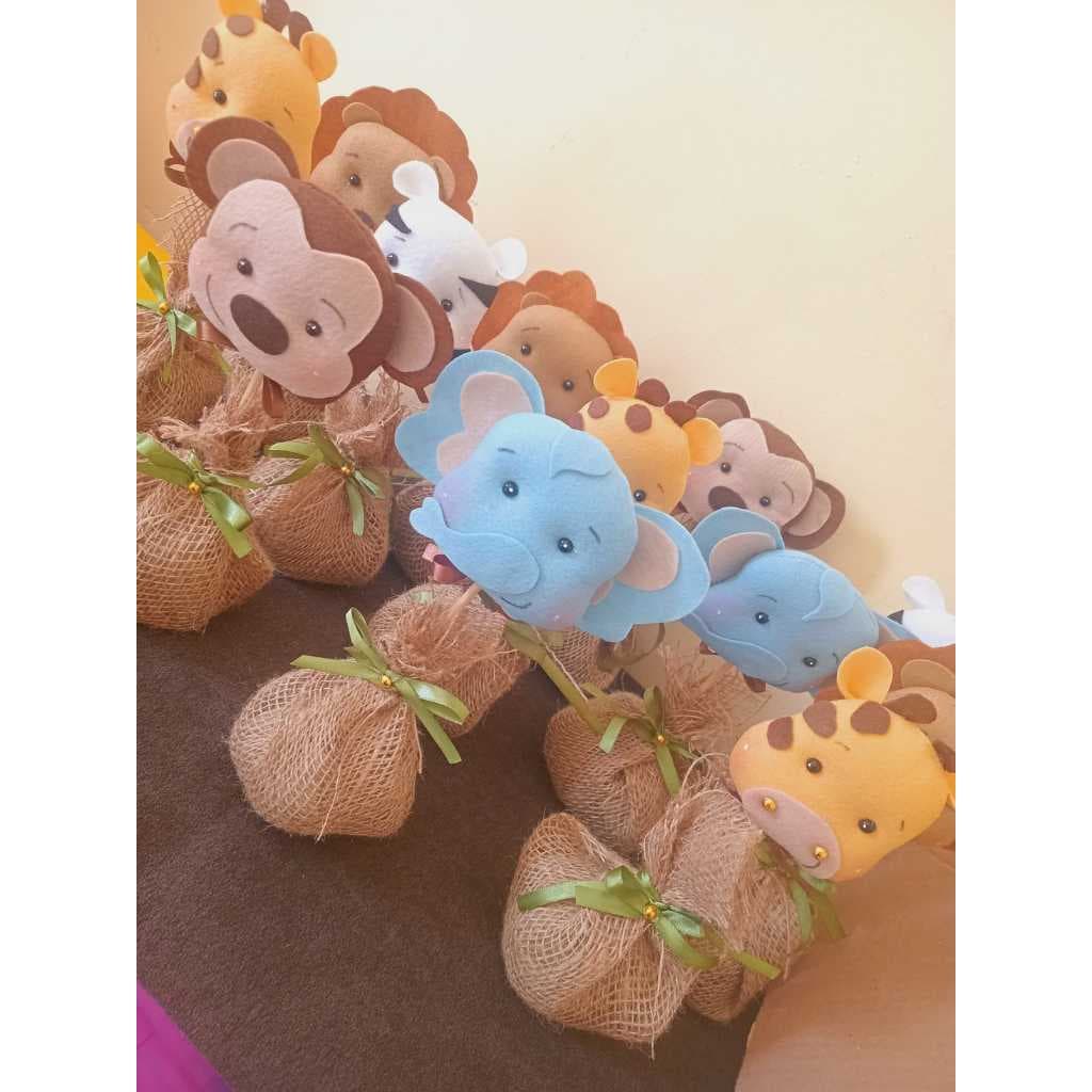 Centro de mesa Safari em feltro 20cm, peso de porta com 10 peças