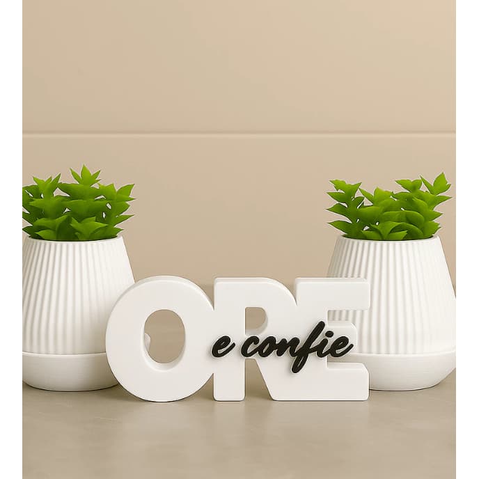 Letreiro "Ore e Confie" + Vaso Decorativo- Toque de Fé e Modernidade para Sala, Quarto, Escritório