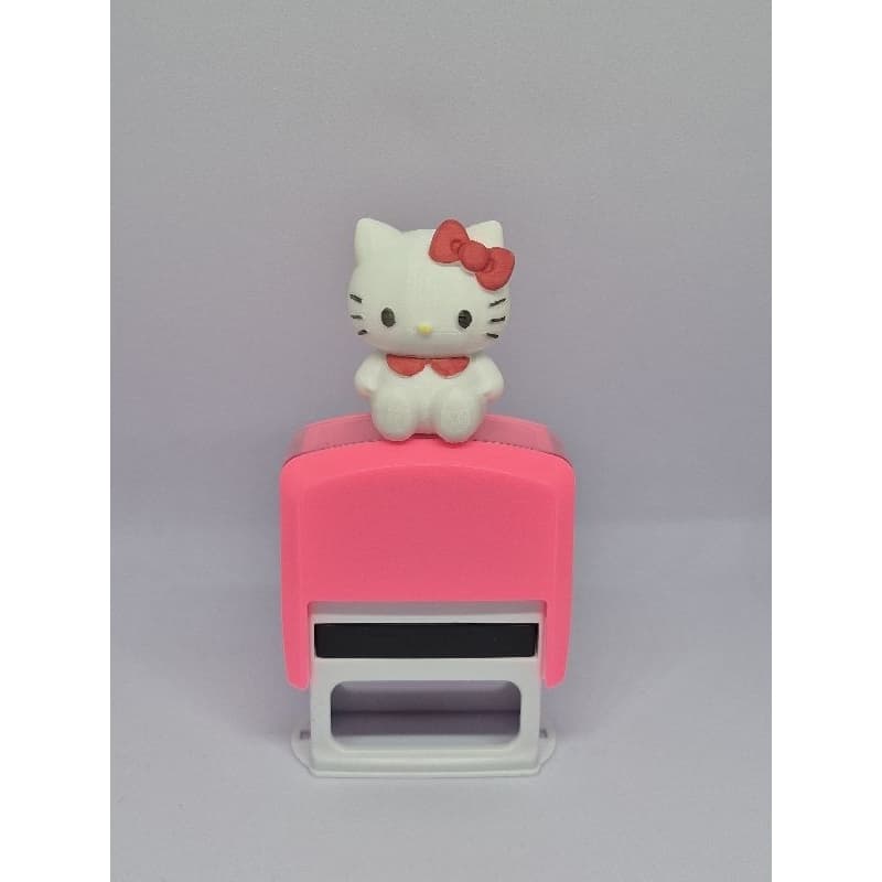 CARIMBO PERSONALIZADO PERSONAGEM HELLO KIT COM CHAVEIRO